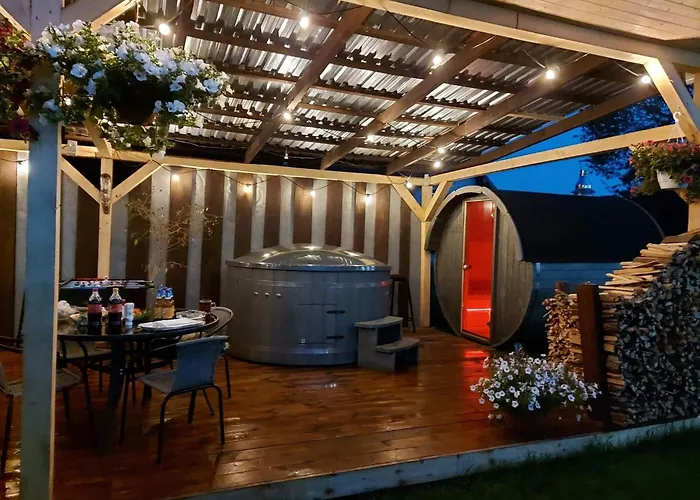 Baltichouse Podczele- Domki Blisko Morza !!! Sauna, Jacuzzi,Grill, Ognisko, Plac Zabaw